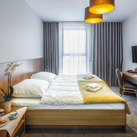 Hotel Garden Siedlce Bagian luar foto